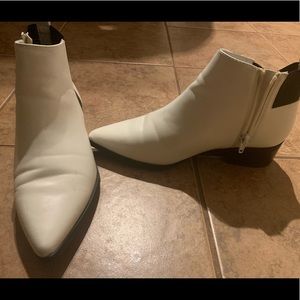 SOLD! White ankle boots, worn only once!